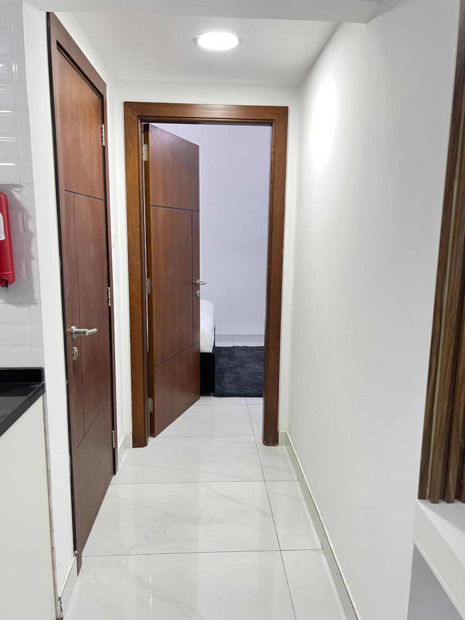 Apartment Luxury 1br With Balcony - Pool Dubai