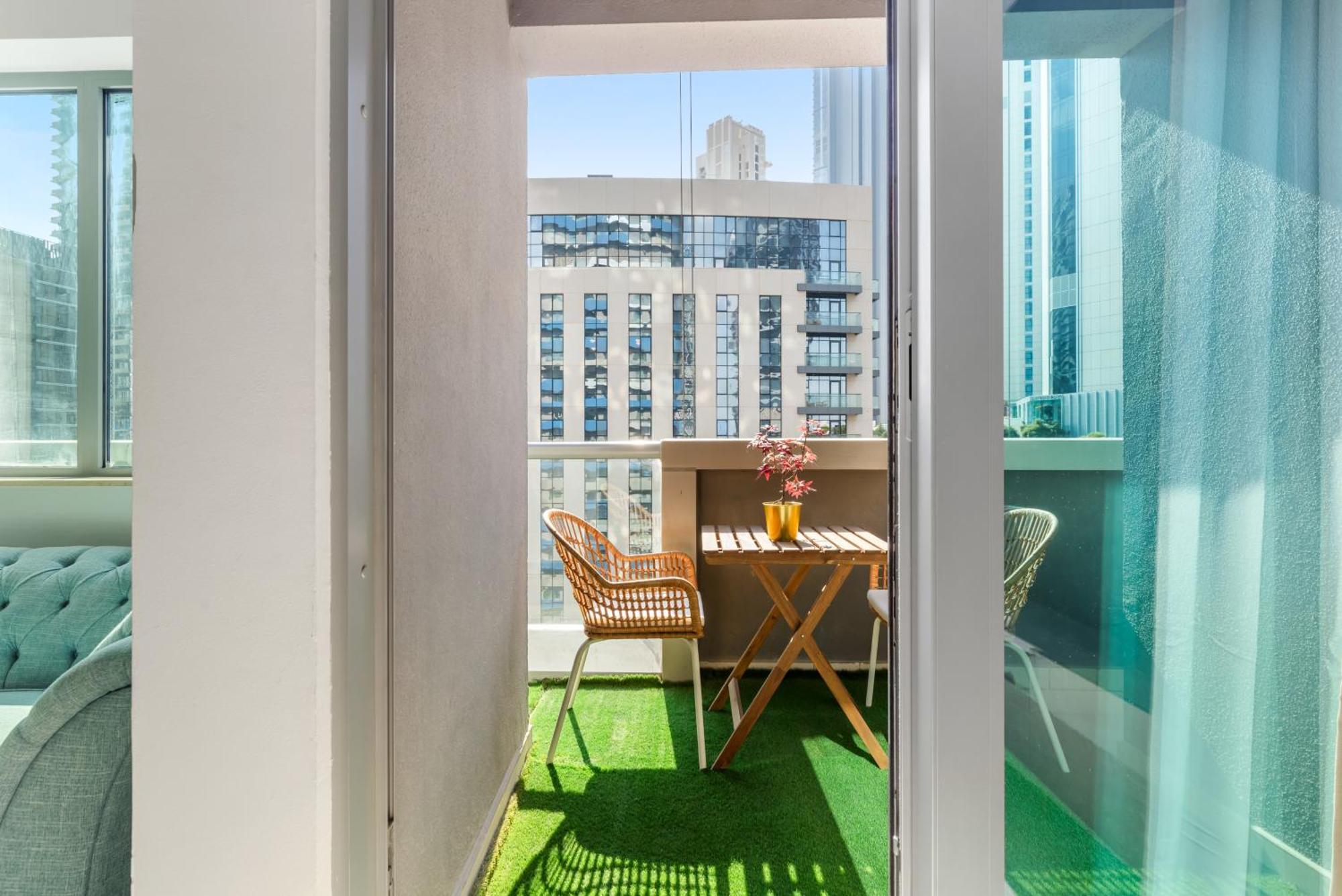 Burj Khalifa View 1br With Parking Daire Dubai