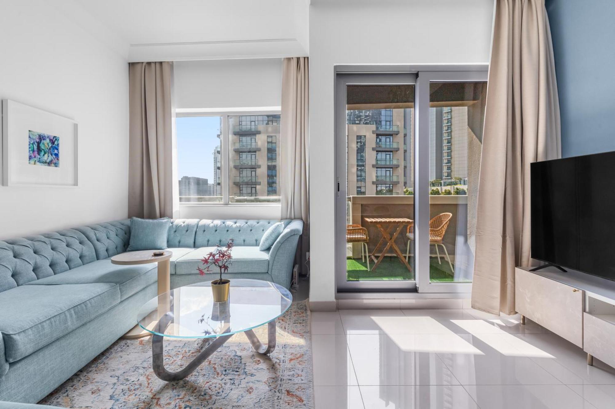 Burj Khalifa View 1br With Parking Daire Dubai