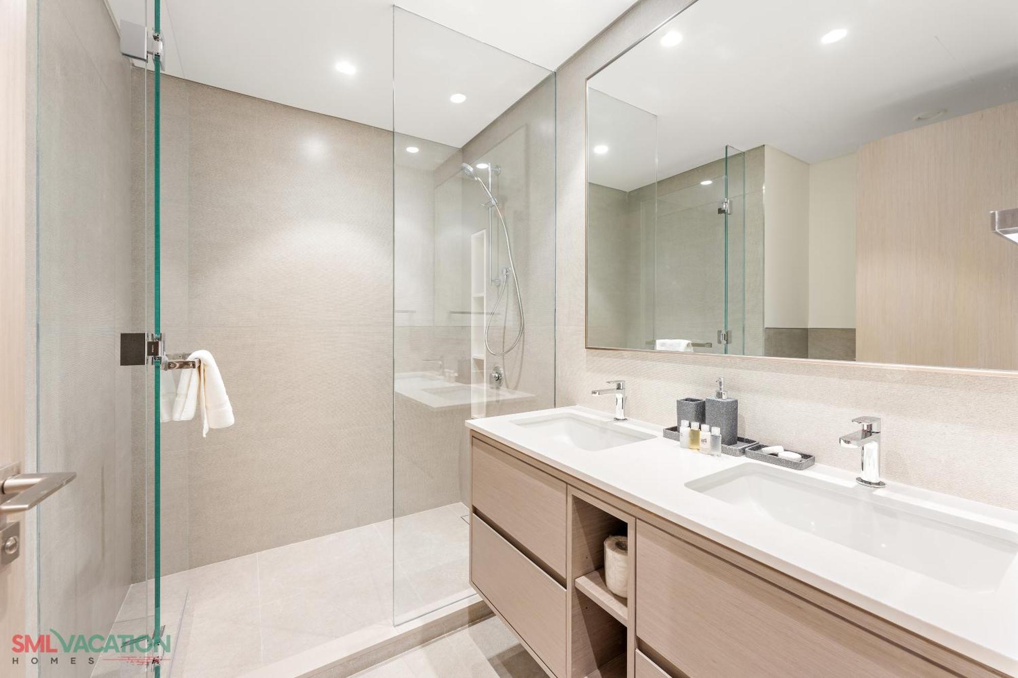 Sml - Sky High With Burj Khalifa And Fountain Views At Grande Signature, Downtown Apartment *