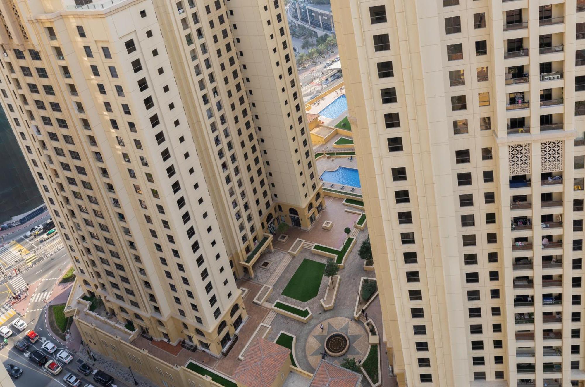 1br At Jumeirah Residences - Walking Distance To * Dubai