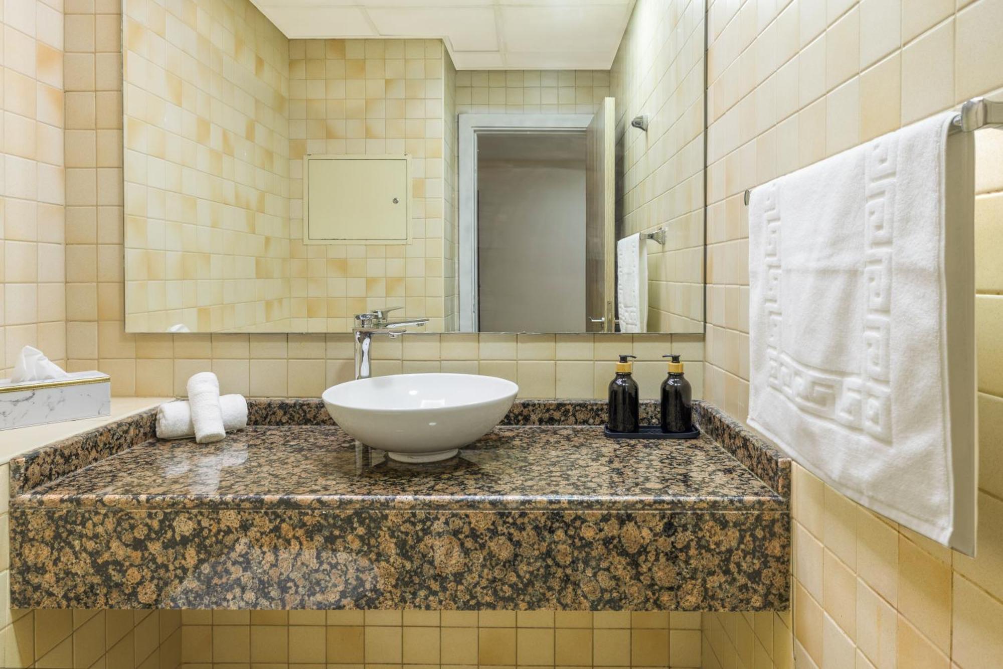 Apartment 1br At Jumeirah Residences - Walking Distance To Dubai