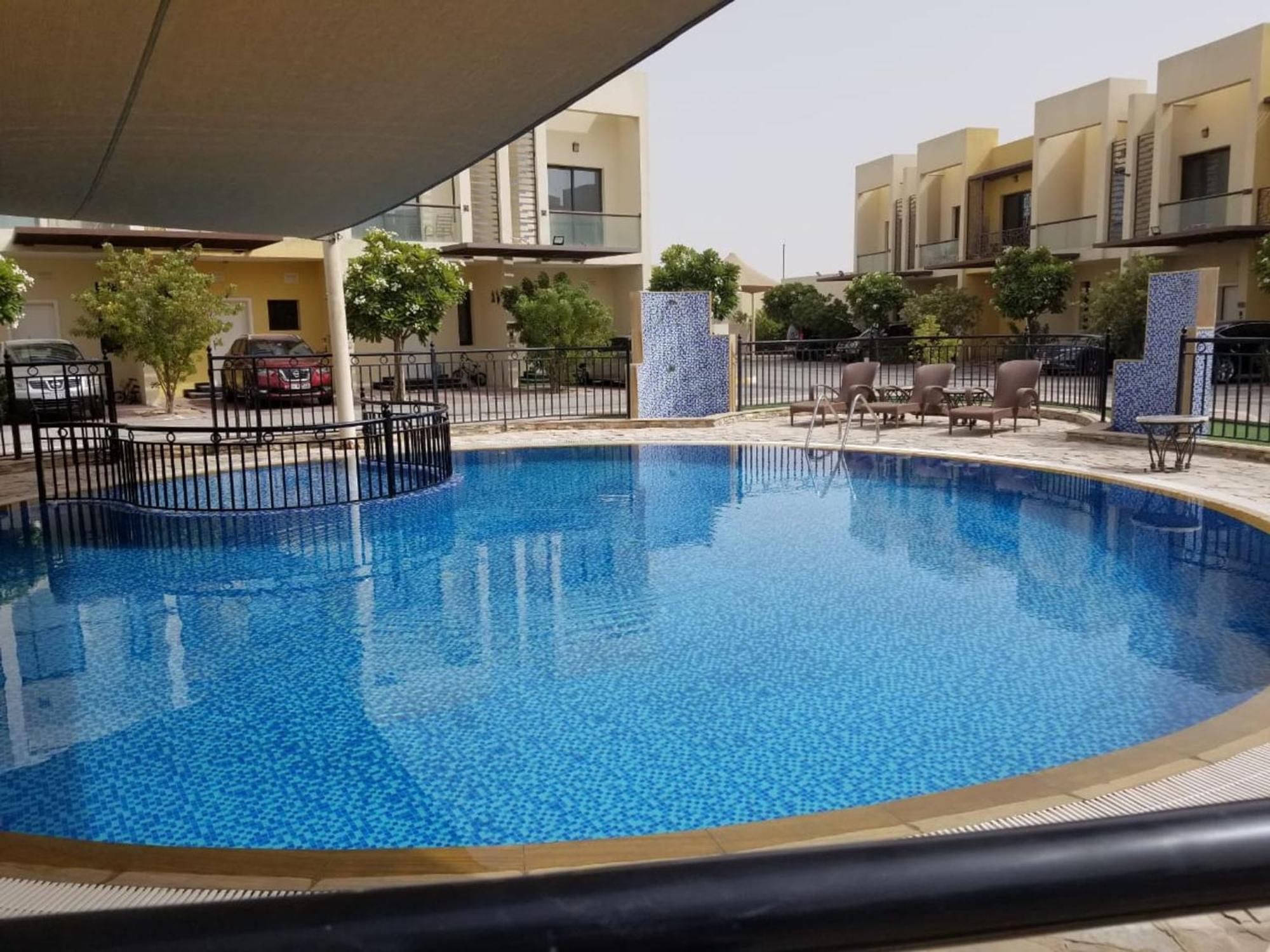 Villa Spacious 3bhk Townhouse In Dubai