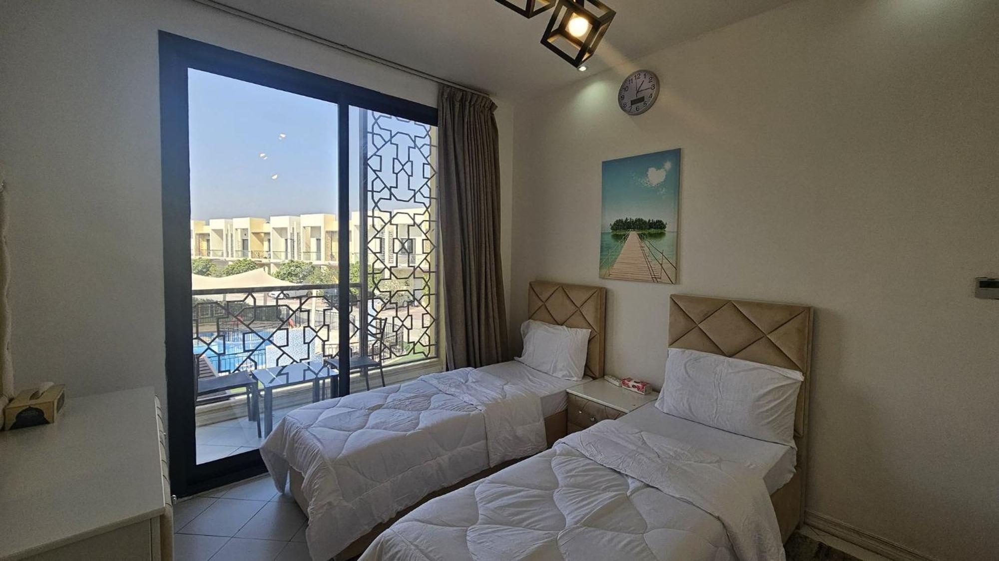 Villa Spacious 3bhk Townhouse In Dubai