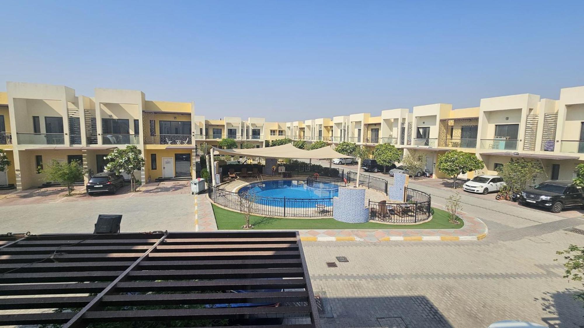 Spacious 3bhk Townhouse In * Dubai