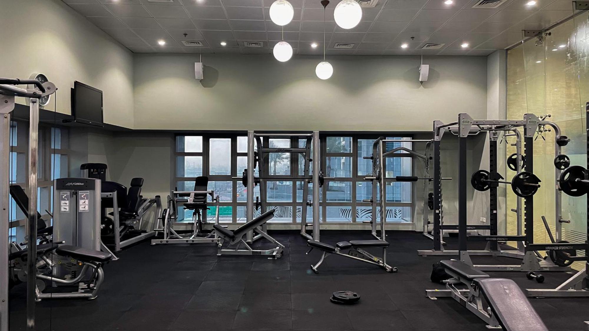 Luxurios One Bedroom High Floor Apartment *