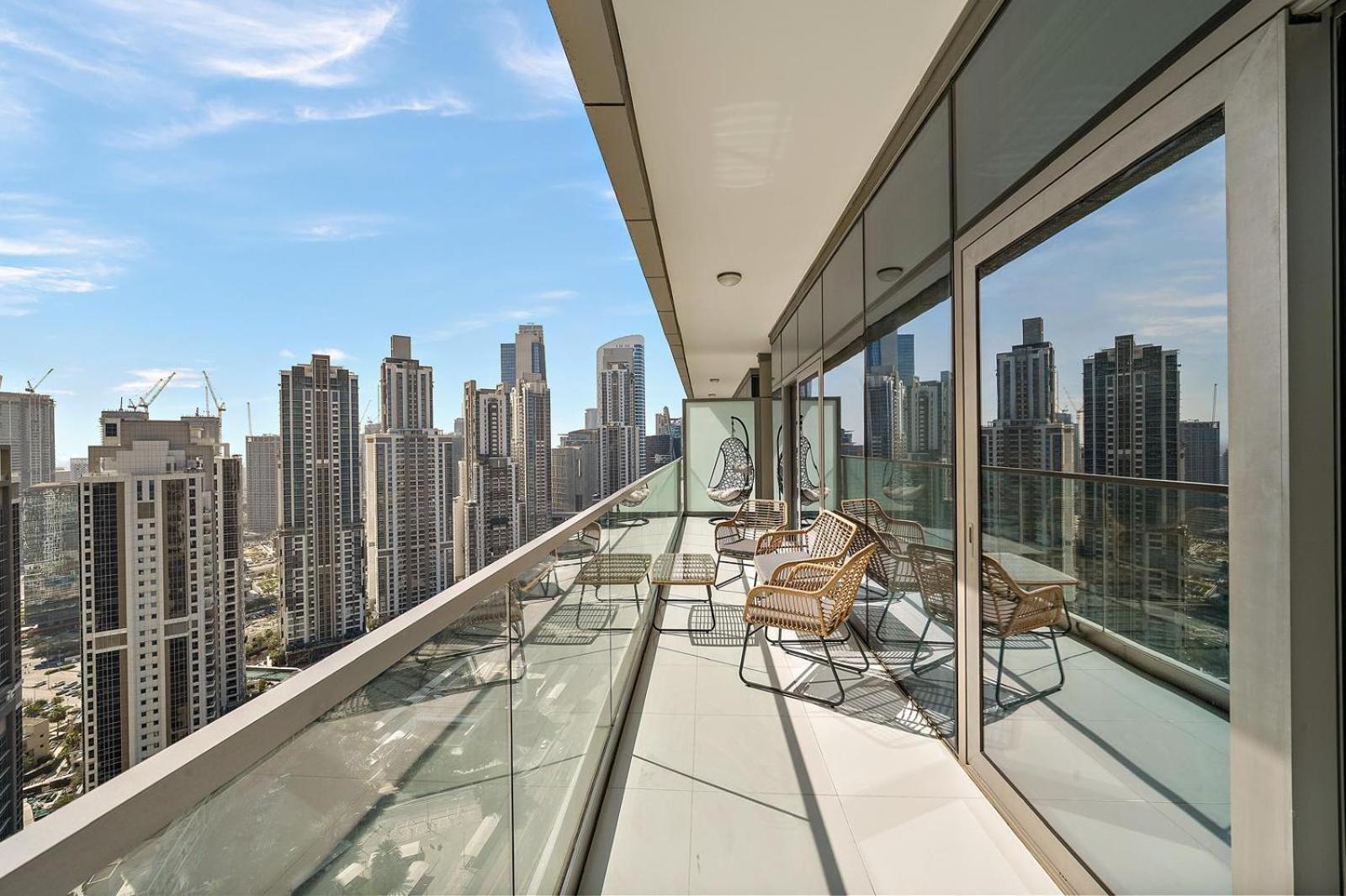 Apartment Stylish 2br In 5 Star With Burj Khalifa Views *