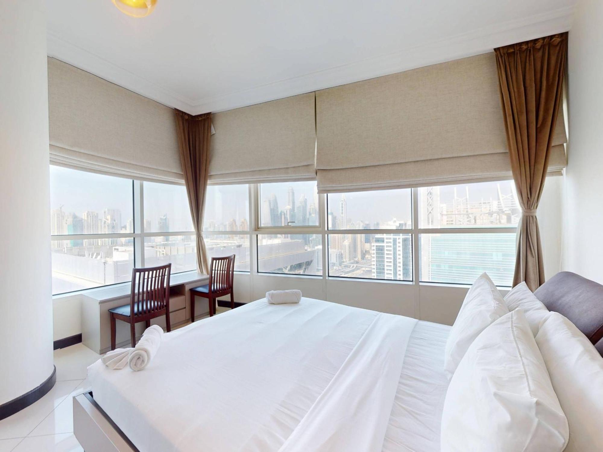 Spacious Duplex 4br With Maids * Dubai