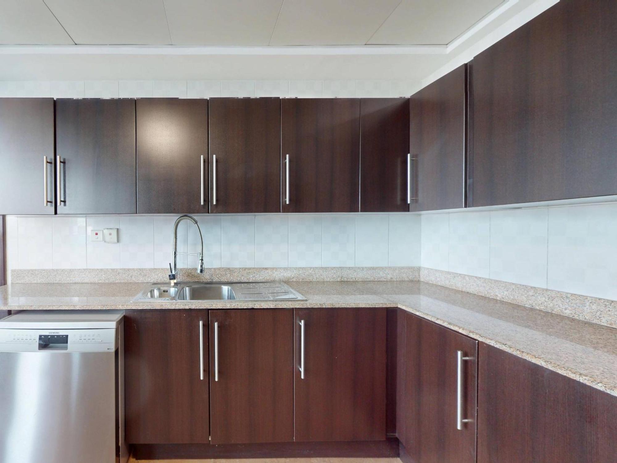 Apartment Spacious Duplex 4br With Maids