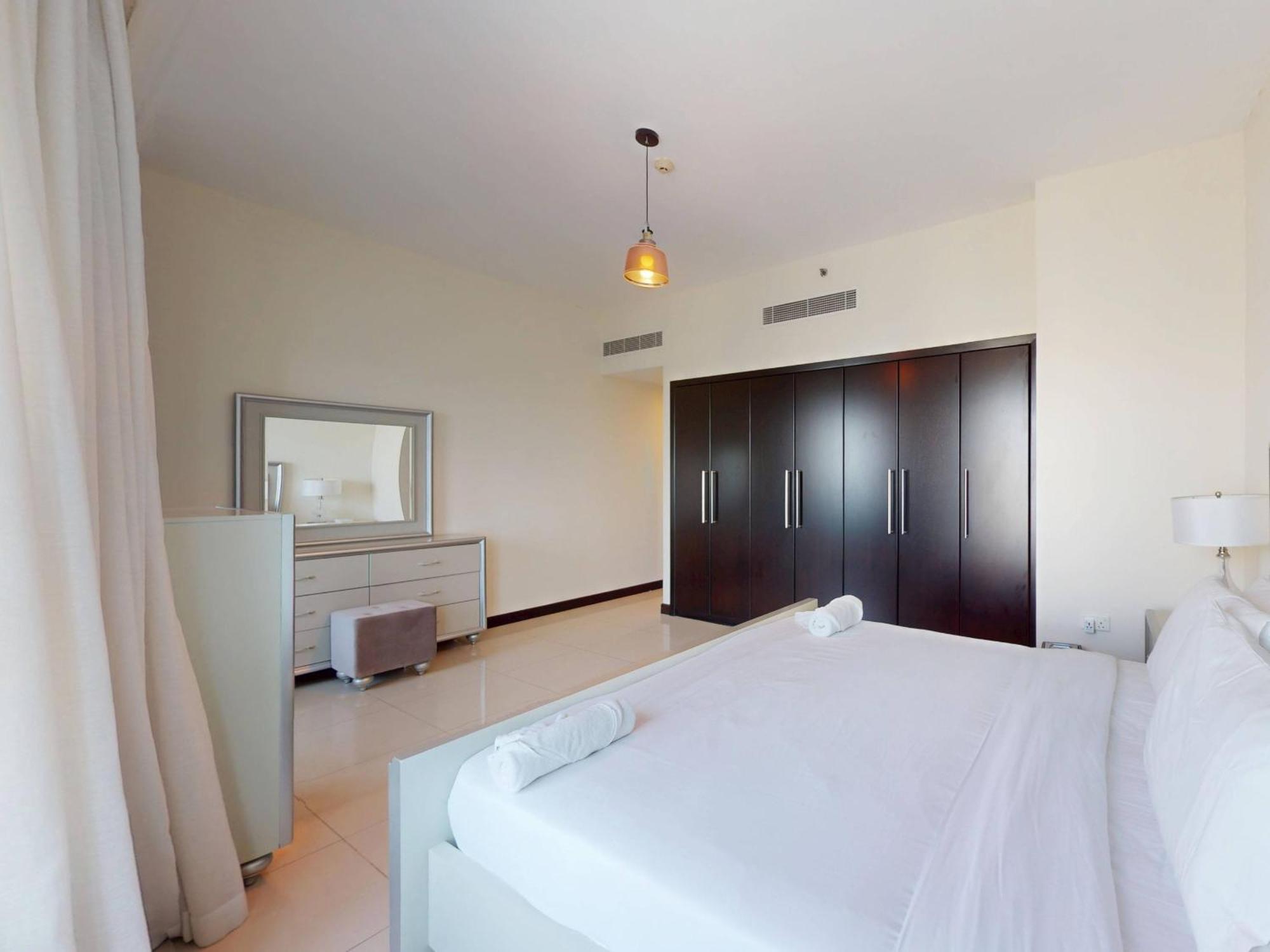 Spacious Duplex 4br With Maids Apartment Dubai