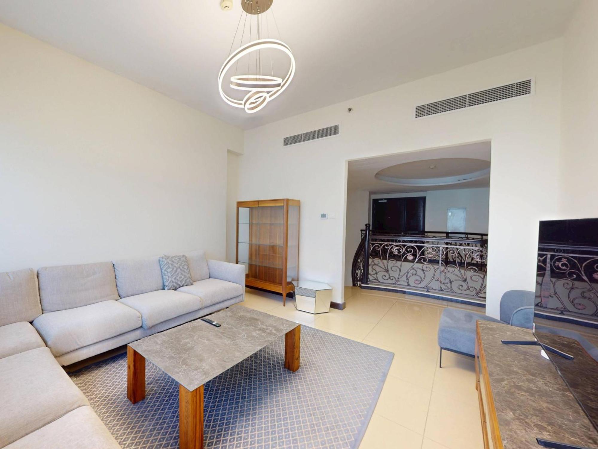 Apartment Spacious Duplex 4br With Maids Dubai