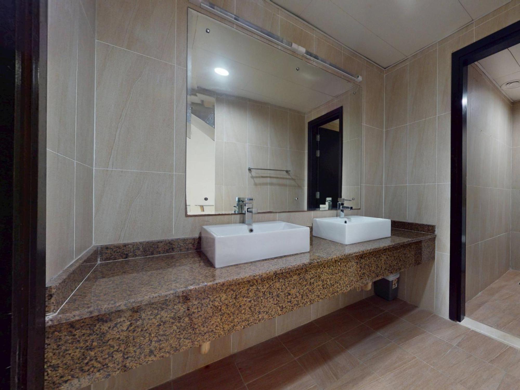 Spacious Duplex 4br With Maids * Dubai