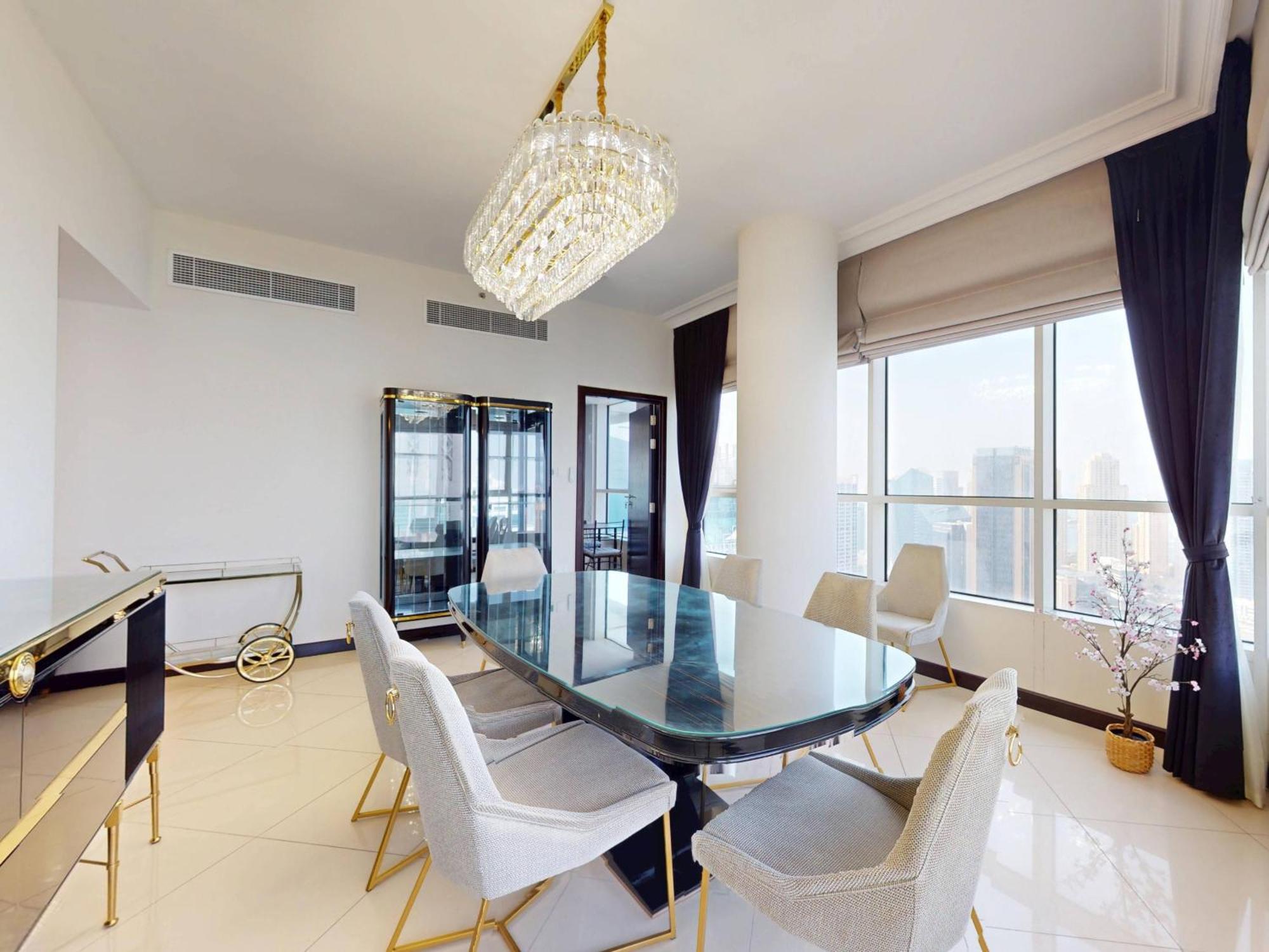 Apartment Spacious Duplex 4br With Maids *