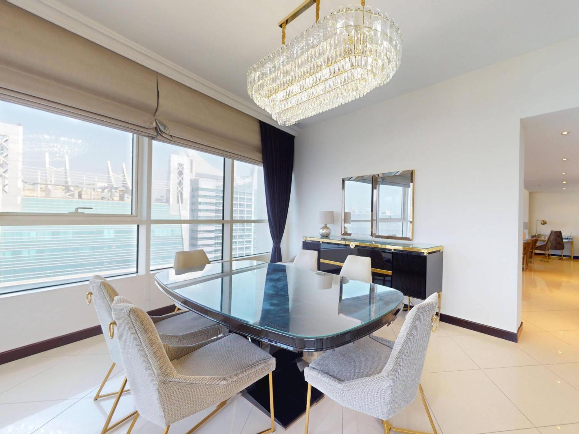 Spacious Duplex 4br With Maids Apartment