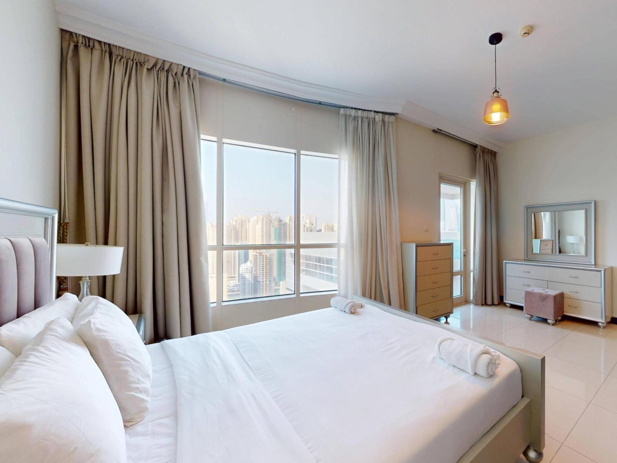 Apartment Spacious Duplex 4br With Maids