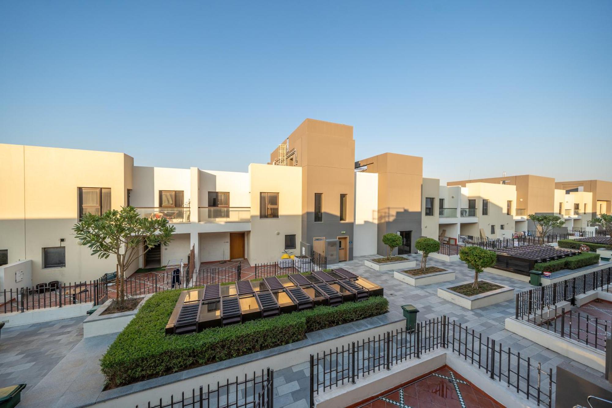 Villa Elegant 3br Sky With Large Balcony And Yard