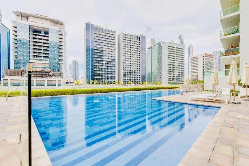 Apartment 1br Furnished In Business Bay - High Floor Canal Views - 10 Mins Walk From Business Bay