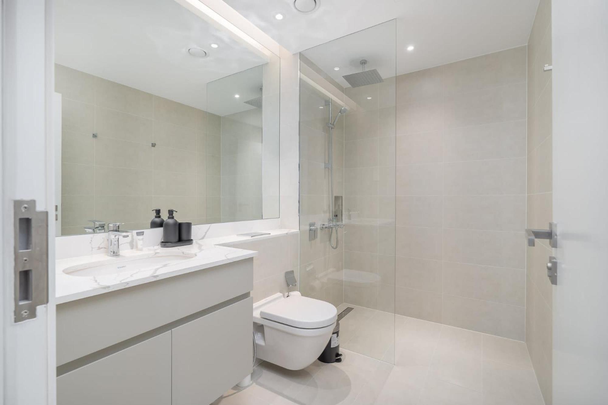 Apartment Spectacular 1 Bedroom In La Sirene 4 That Sleeps 4 Dubai
