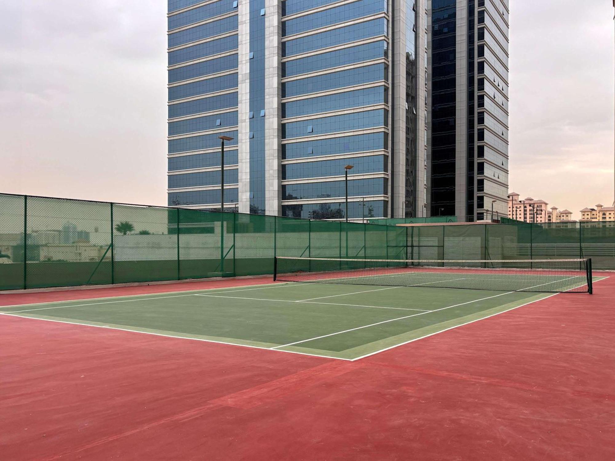 Frank Porter - Vista Apartment Dubai