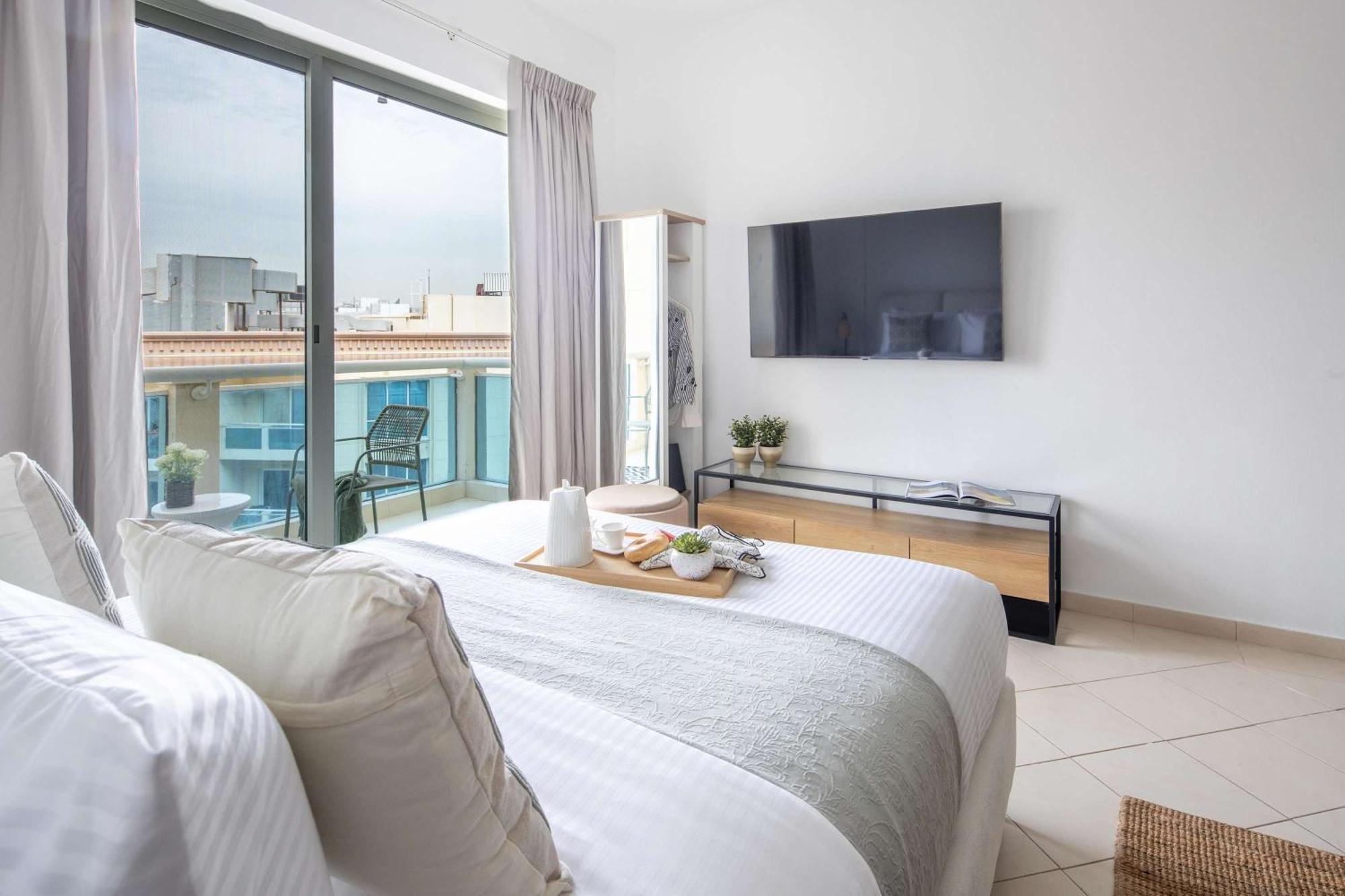 Frank Porter - Vista Apartment