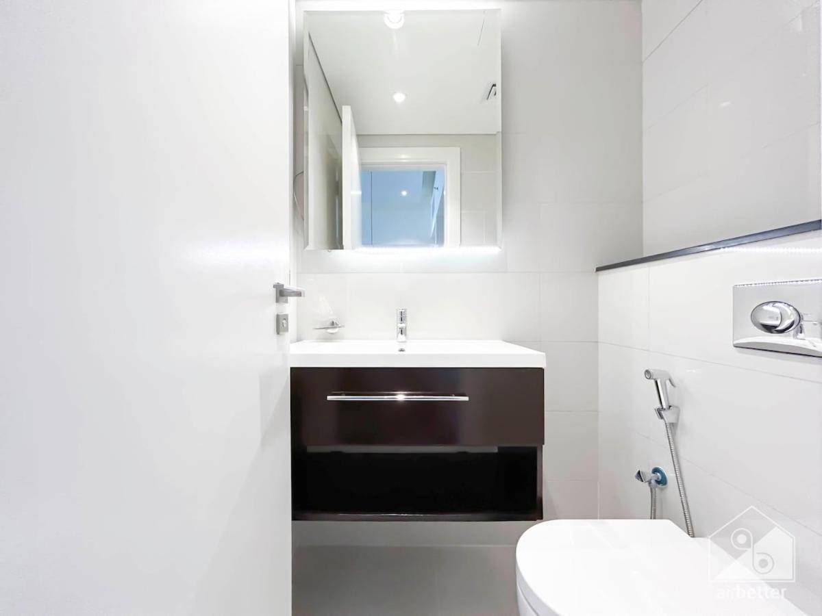 Apartment Luxury At Damac Majestine With Balcony & Views Dubai