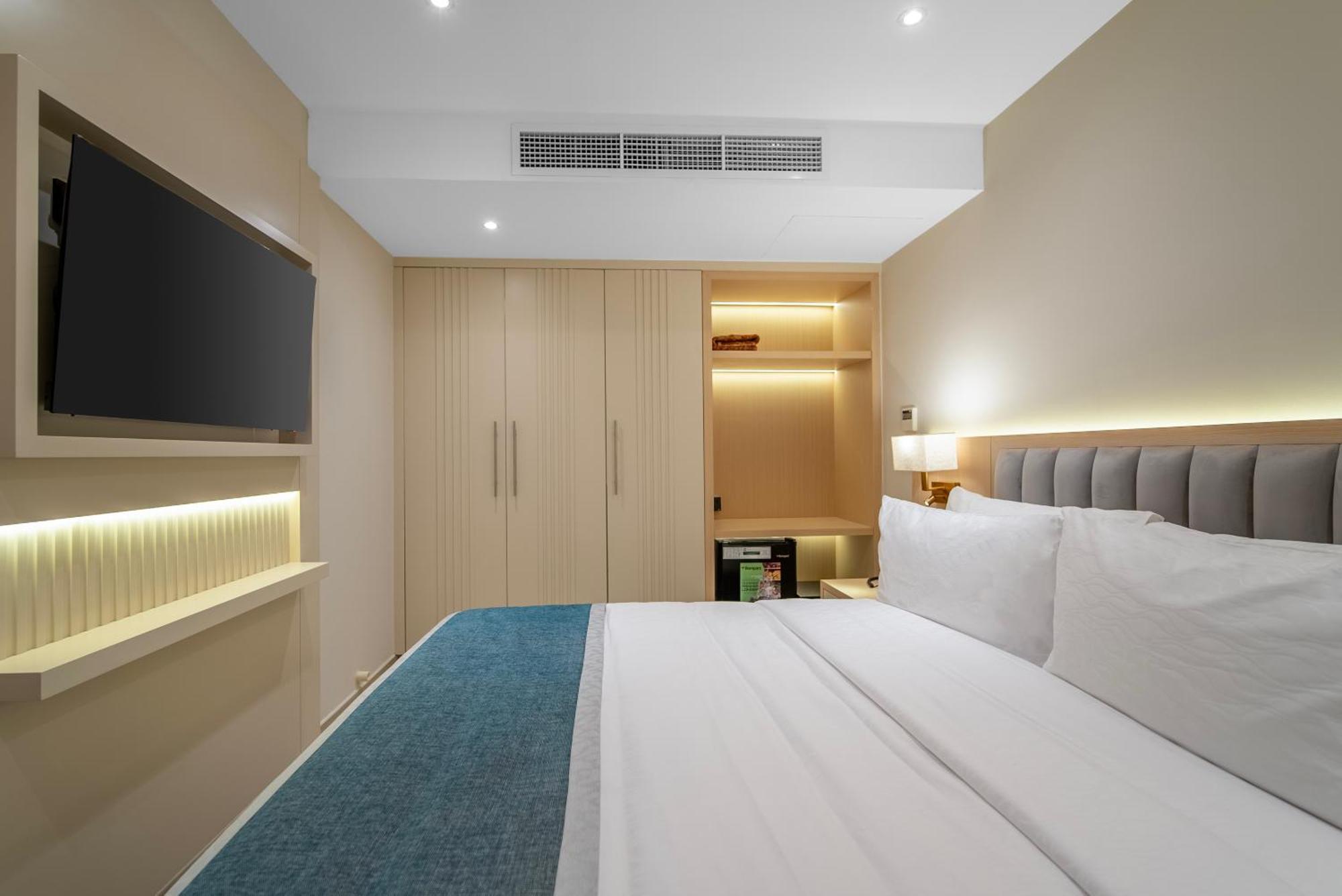 Hotel Grand Ambassador