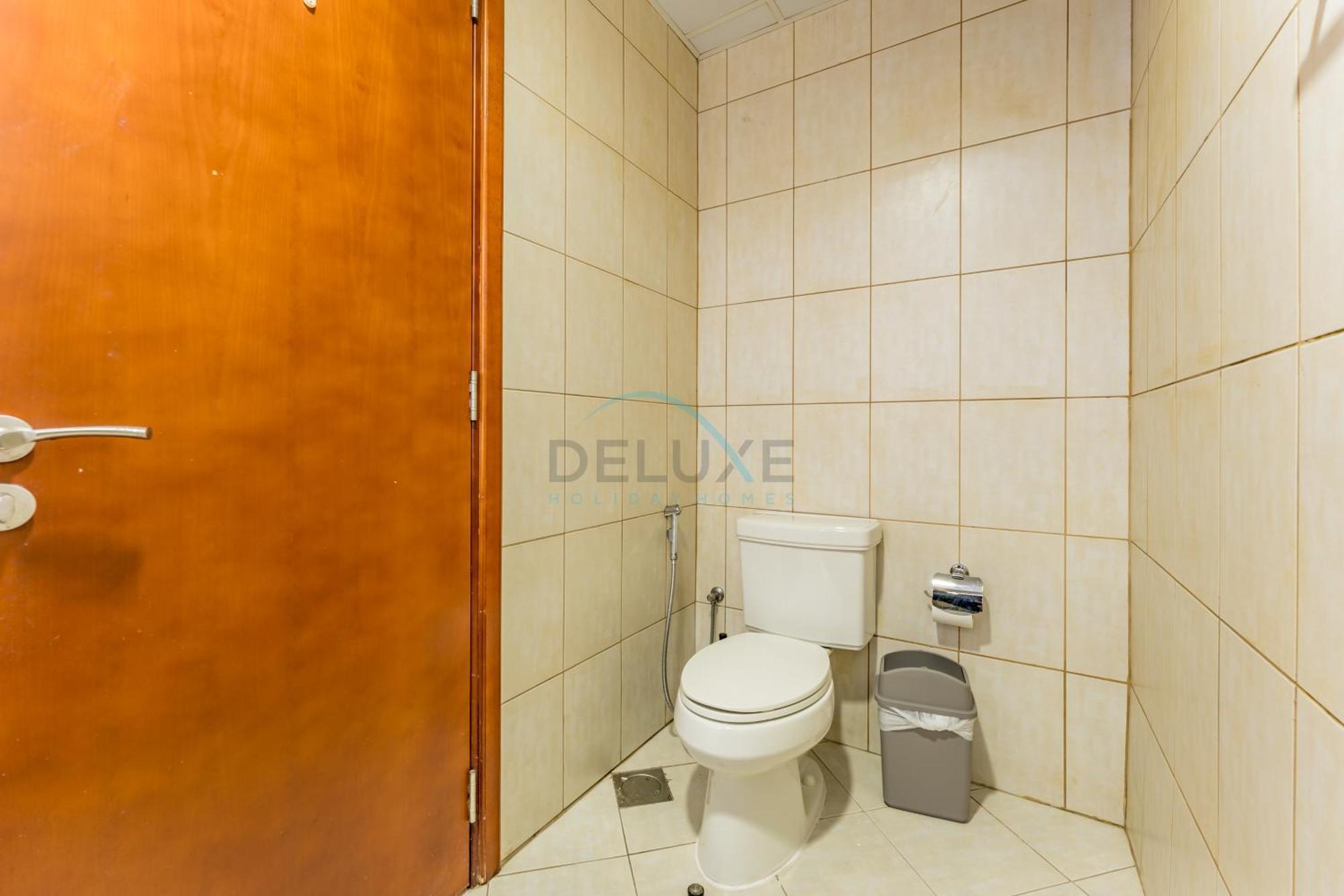 Apartment Community View 2br With Private Balcony Near Golf Club, Sherlock House 2, Motor By Deluxe Homes