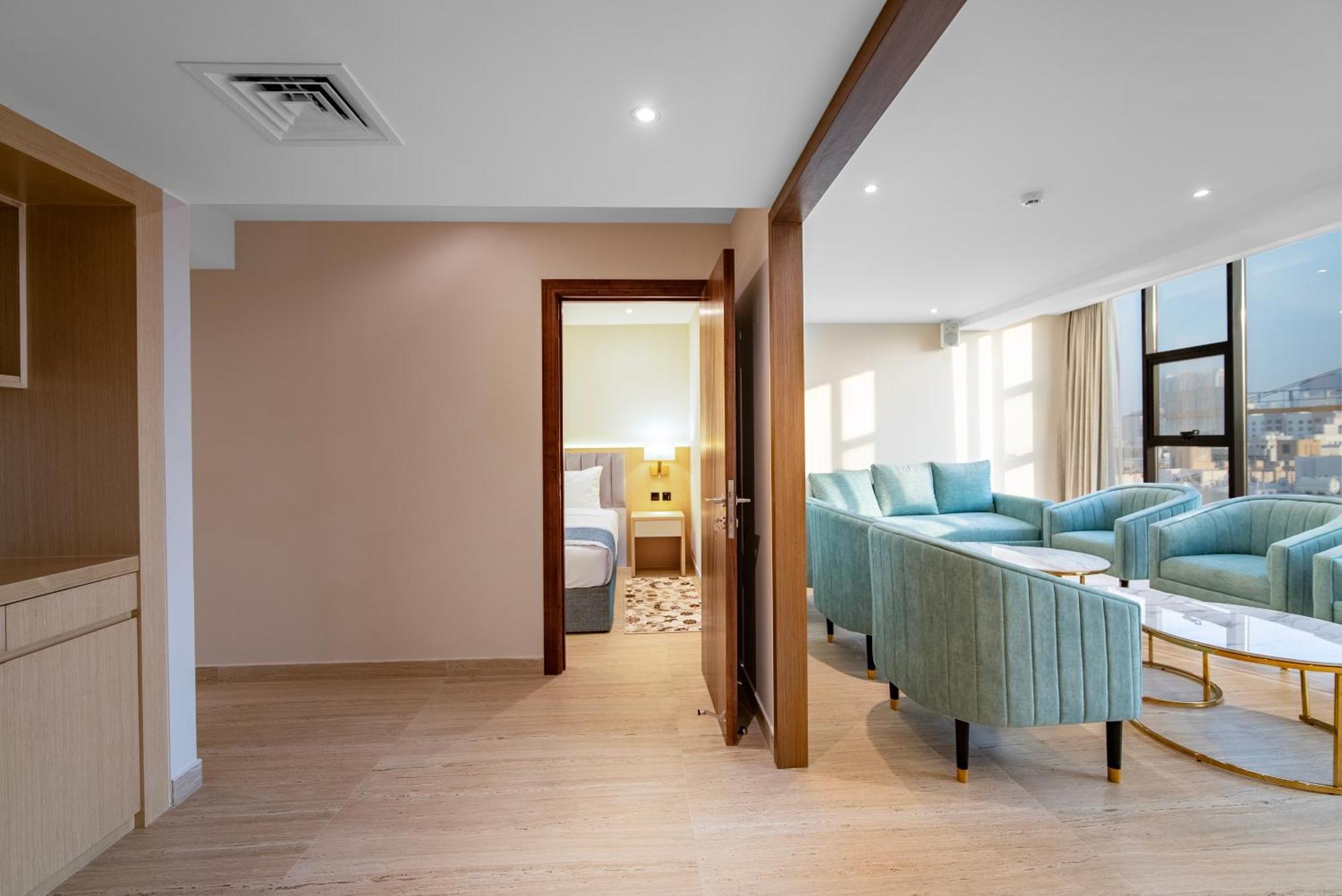 Hotel Grand Ambassador 3*