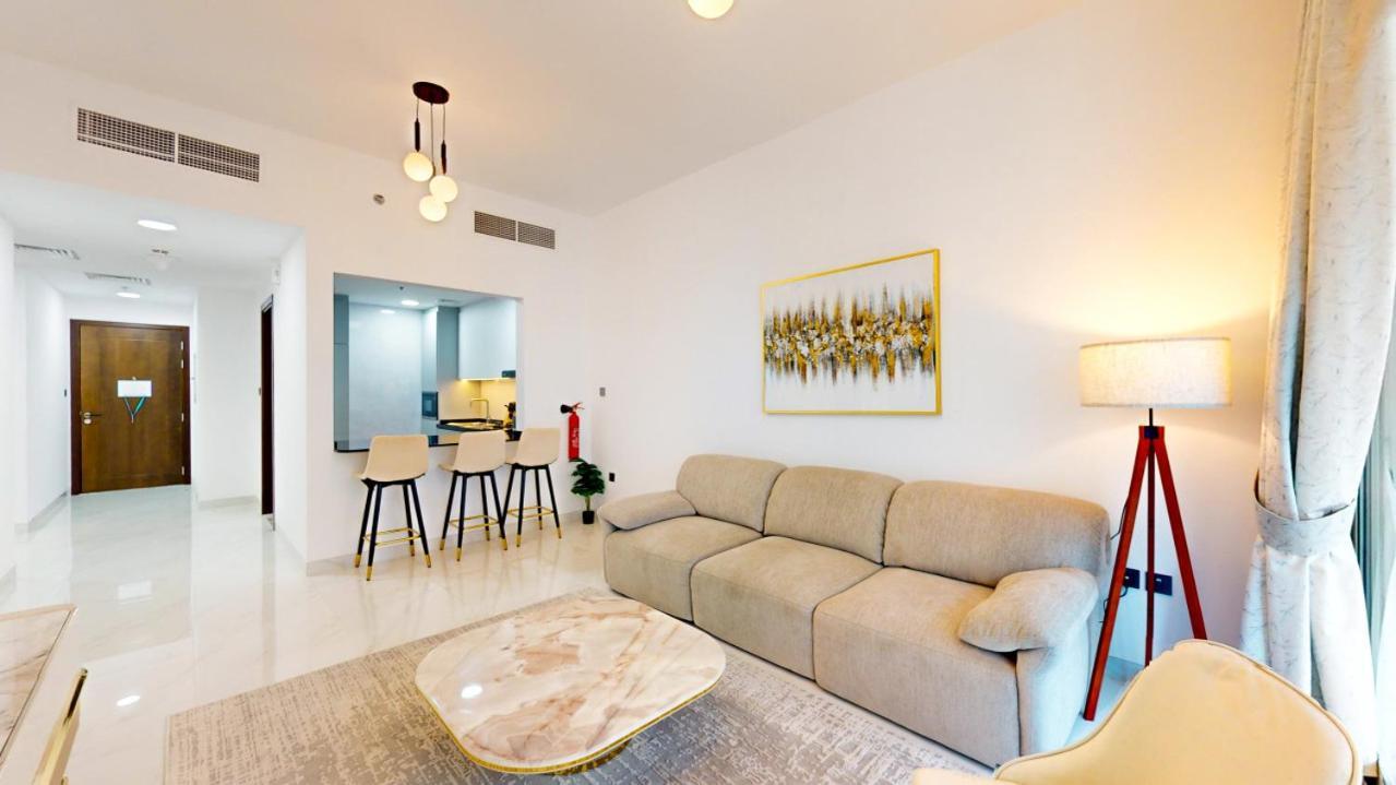 Uni Estate - Airy One Bedroom