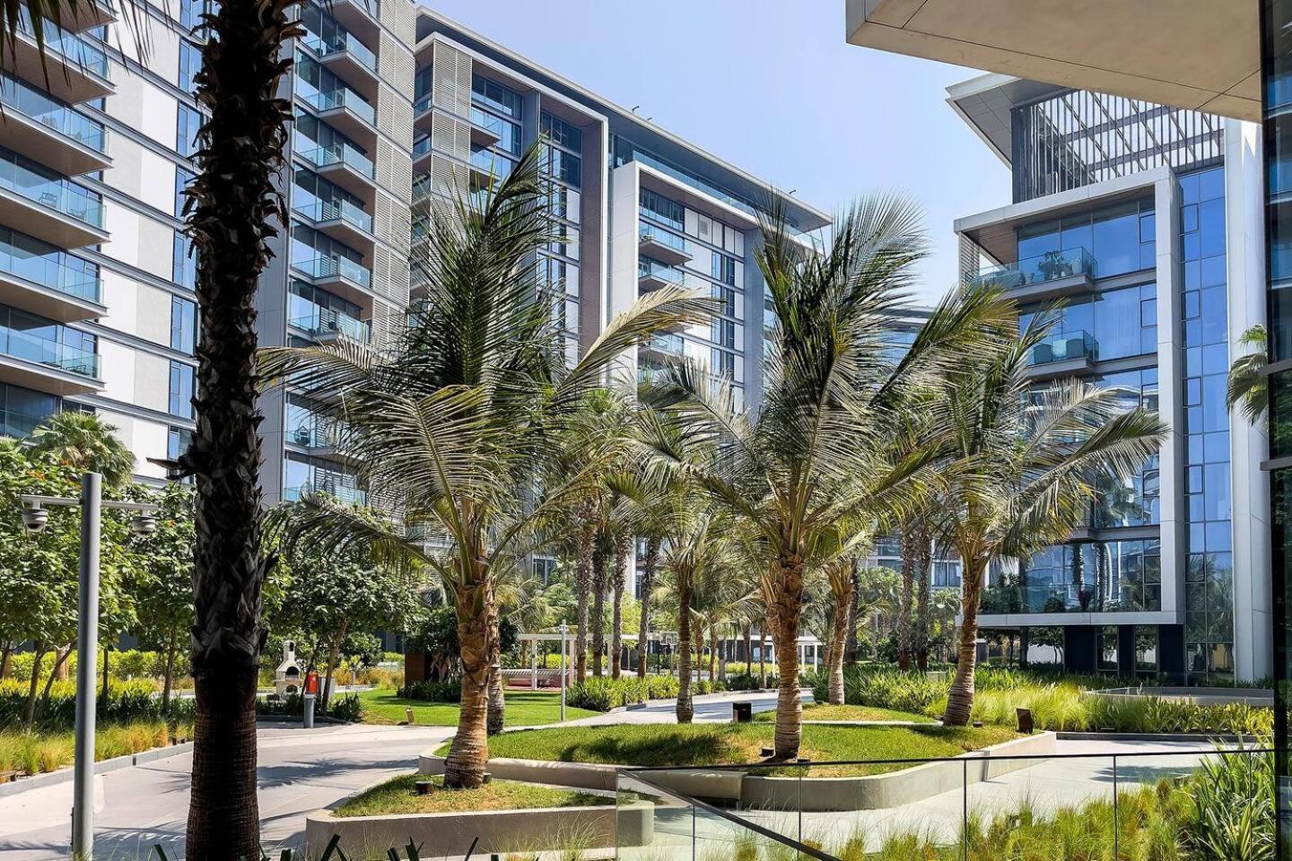Bluewaters Sea View 2br Pool & Gym & Beachfront Daire