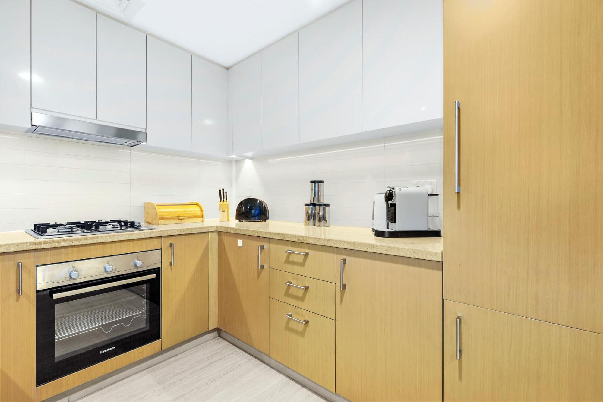 First Class 1br With Skyline View *