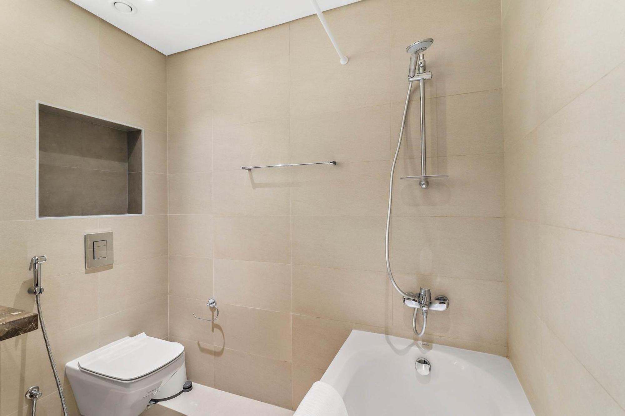 Silkhaus Modern Boulevard 1bdr Near Burj Khalifa In Downtown Dubai