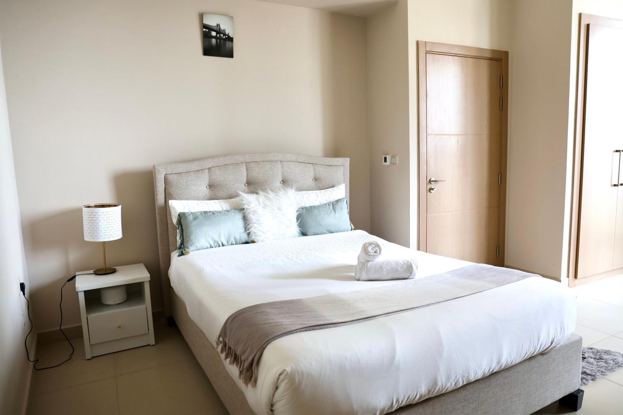 Apartment Nivis Find-burj Vista-direct Access To Mall *