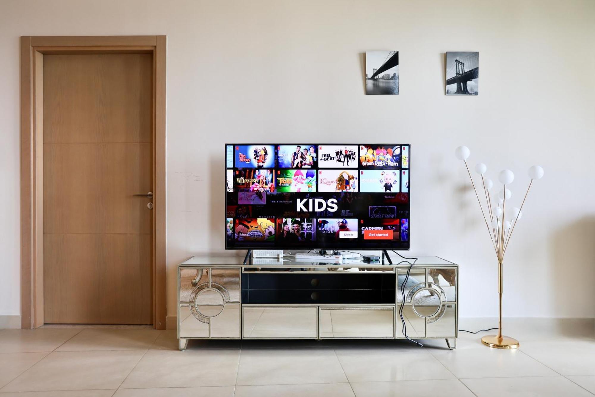 Nivis Find-burj Vista-direct Access To Mall Apartment *