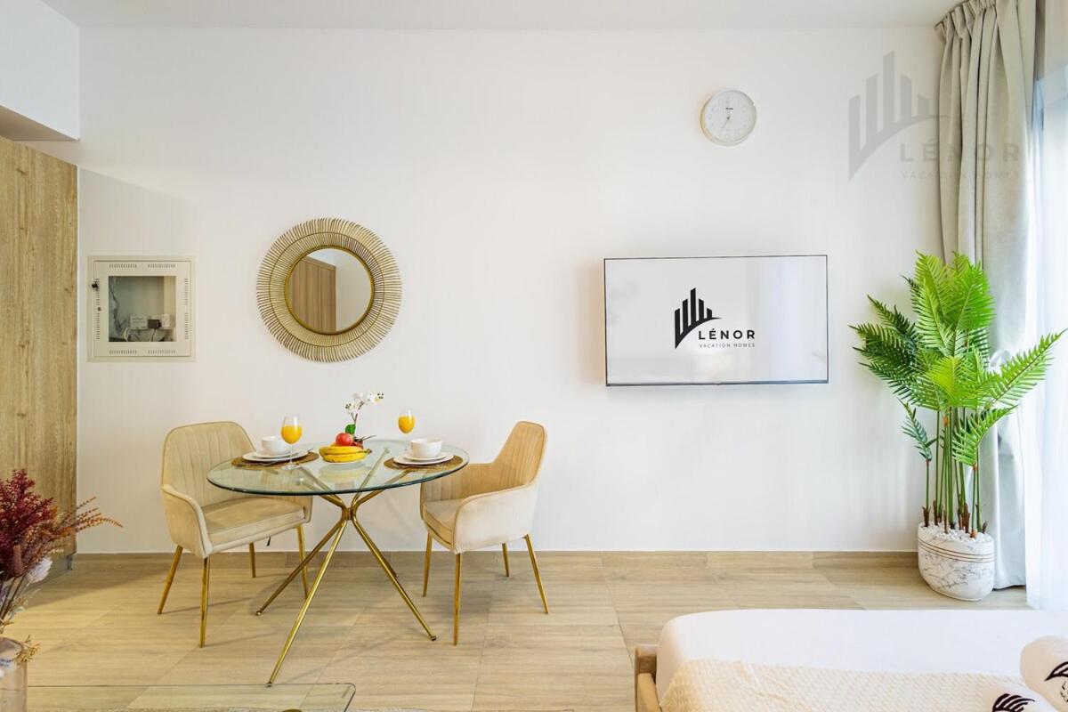 Chic Living Jvc Apartment