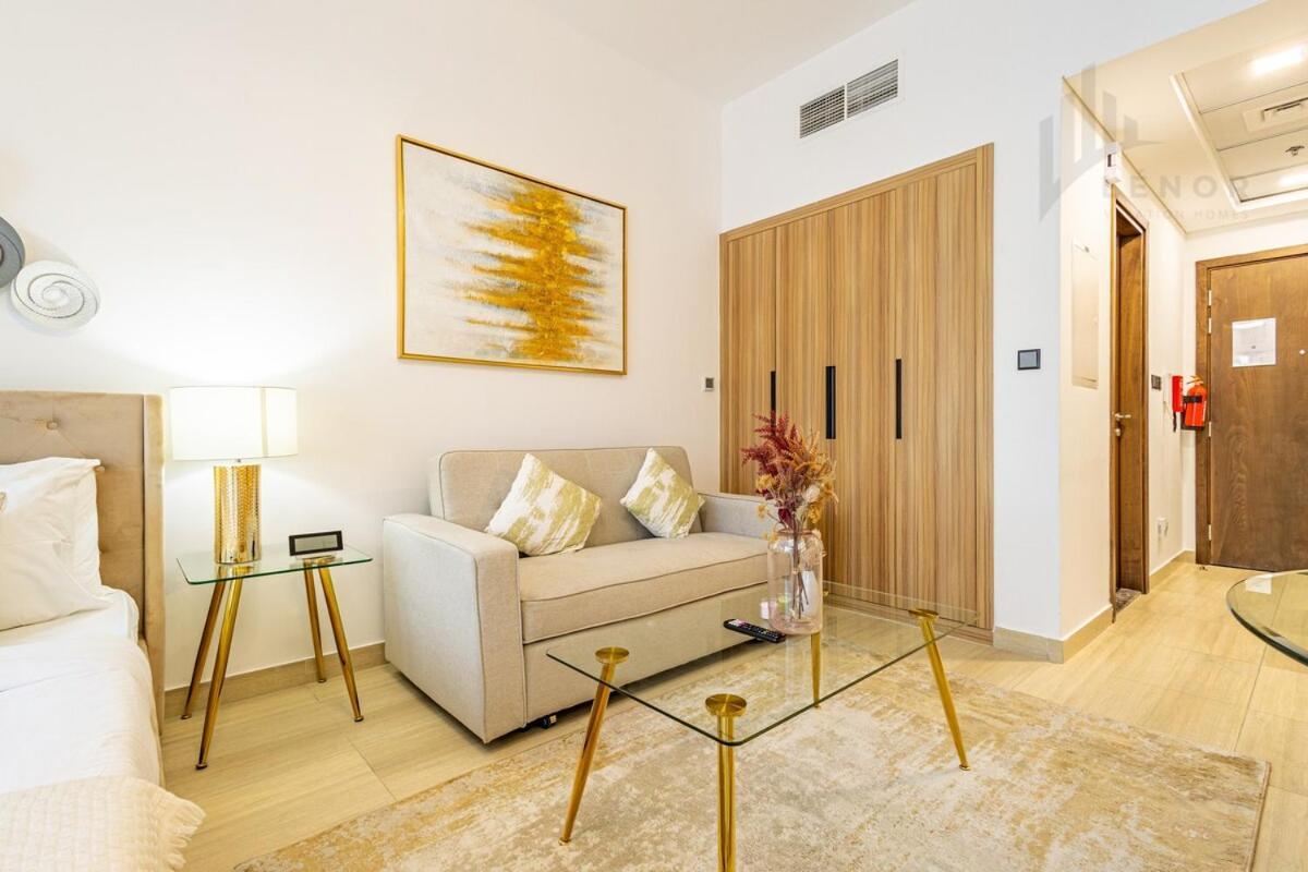 Apartment Chic Living Jvc