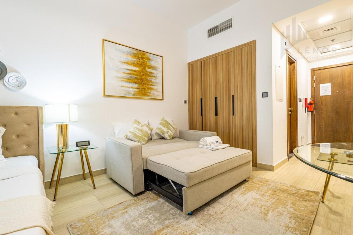 Chic Living Jvc Apartment