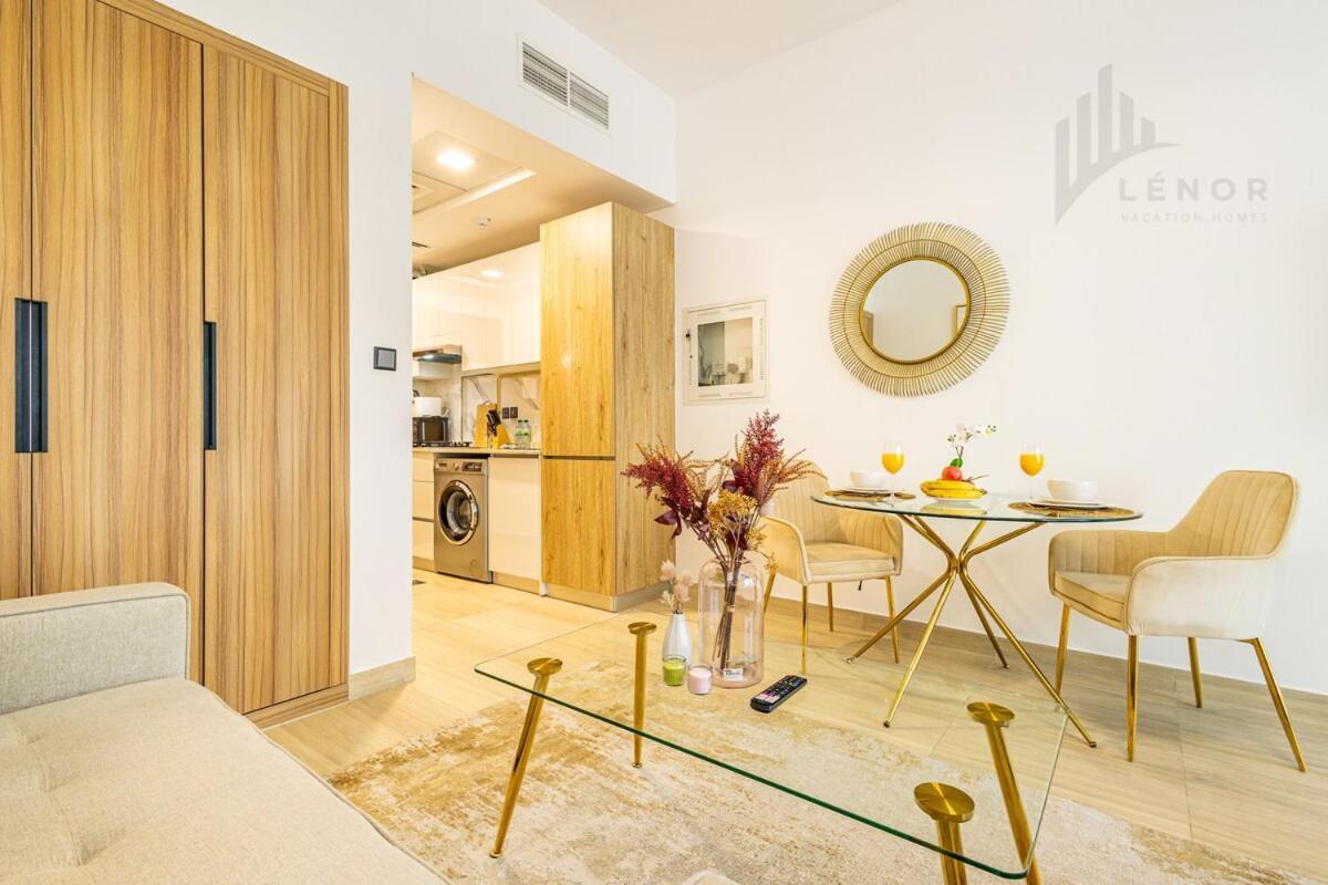 Apartment Chic Living Jvc