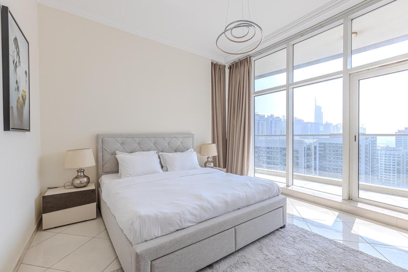 Apartment Spacious 3bdr In Marina With Office Dubai