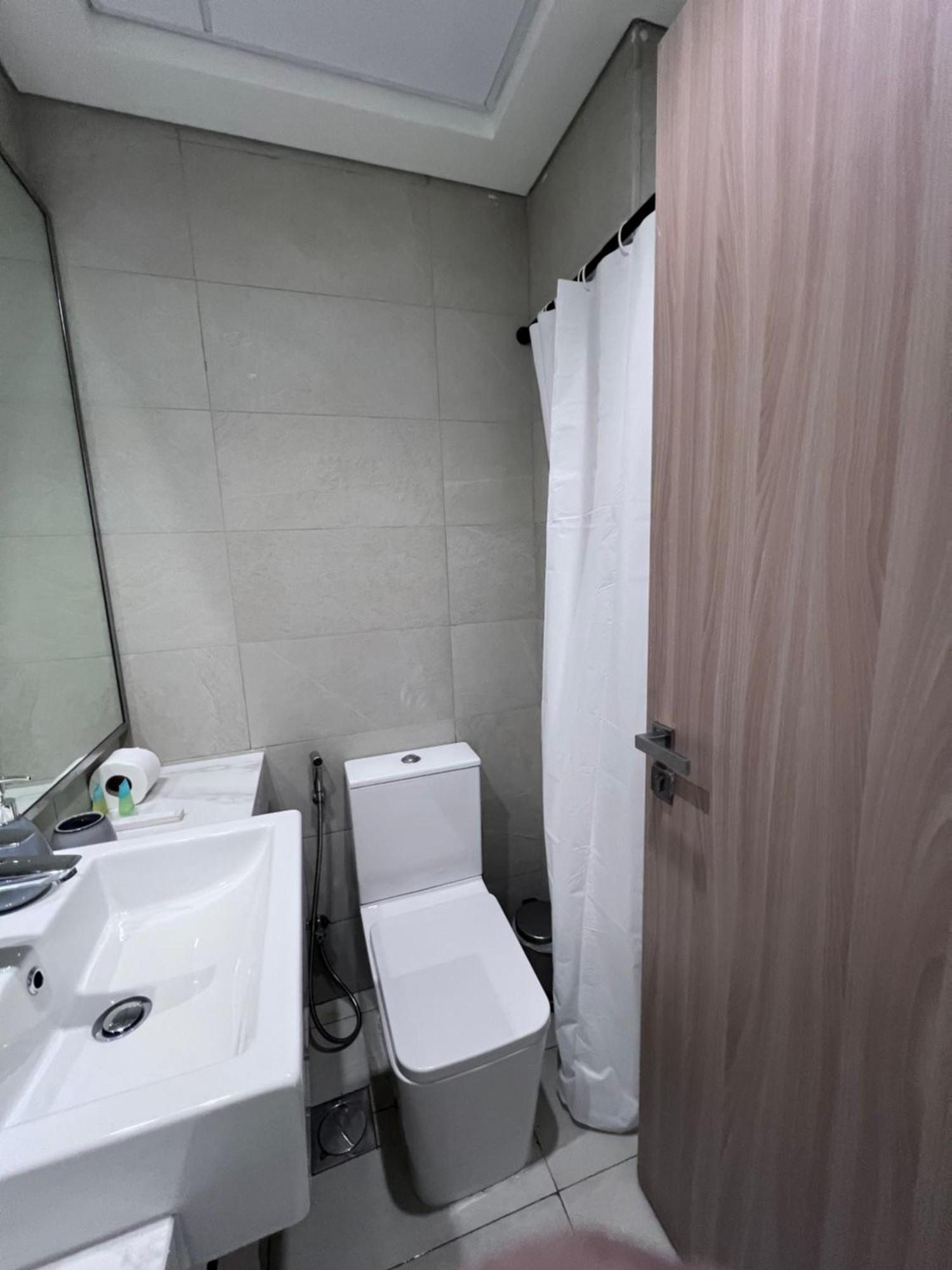 Azizi Riviera Apartment