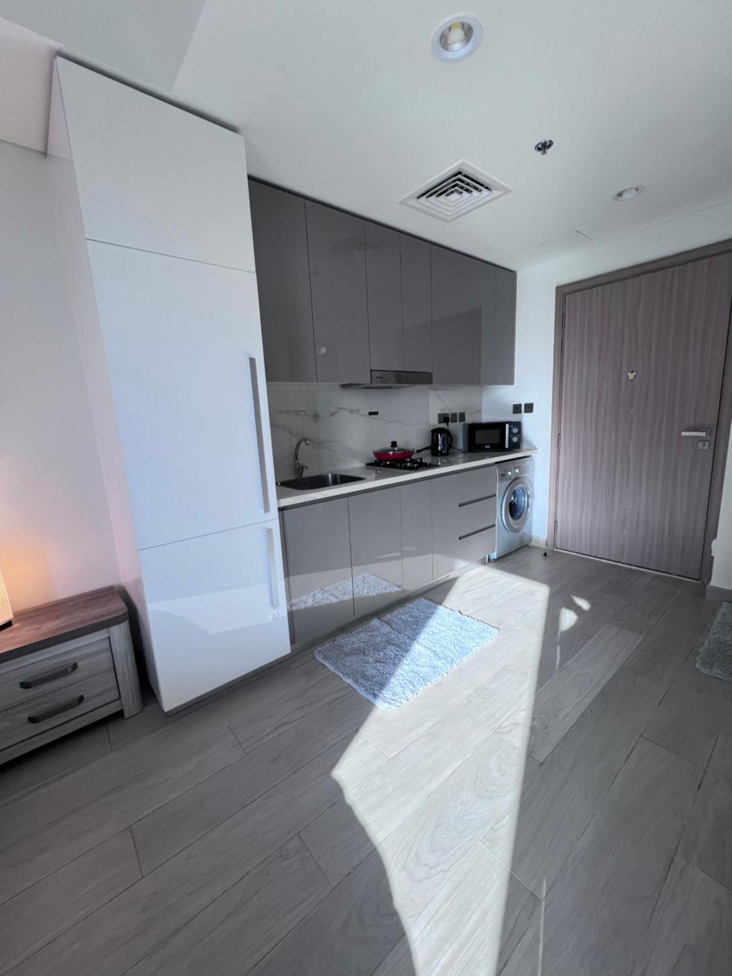 Apartment Azizi Riviera