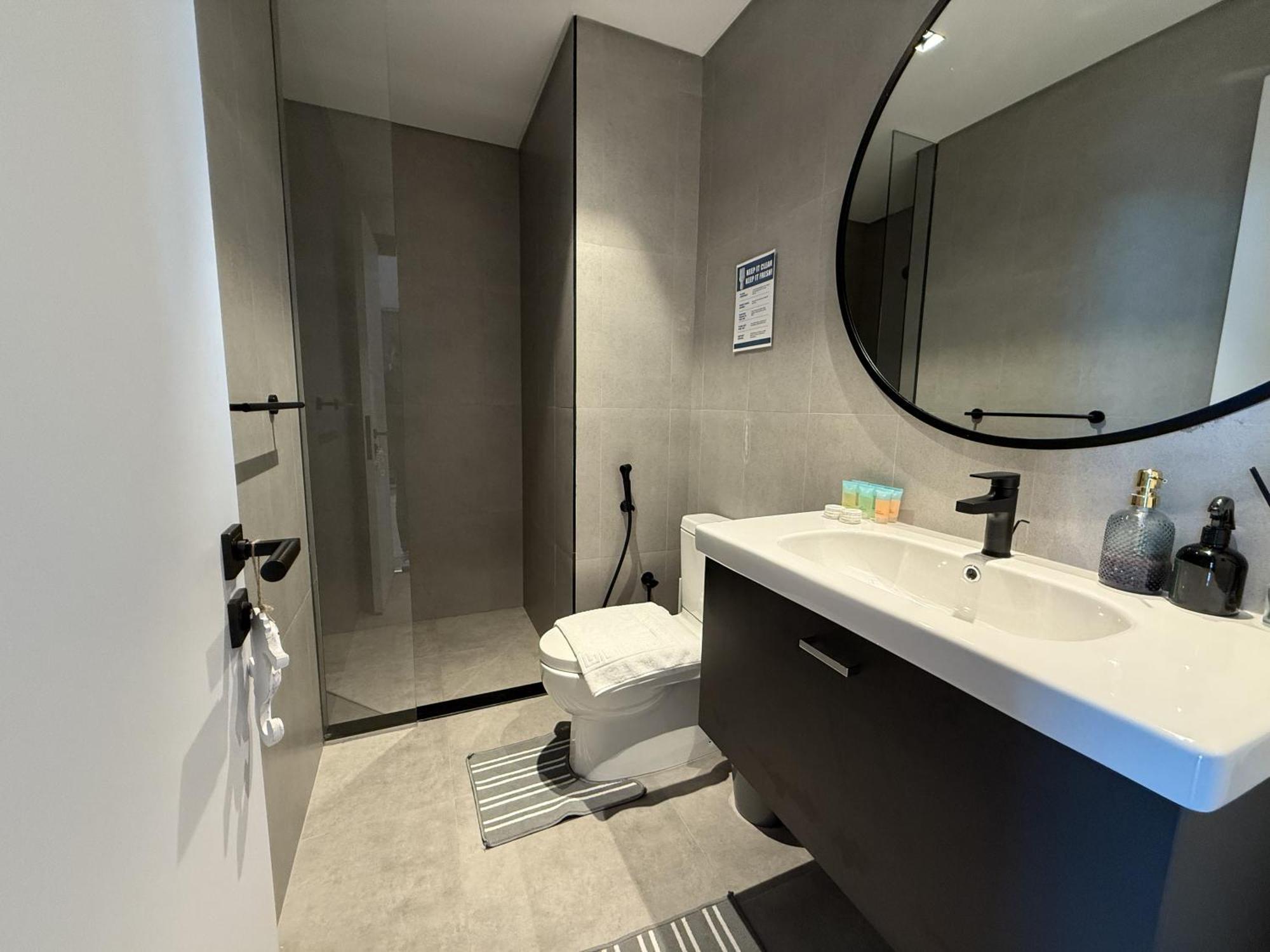 Apartment Canal View In Vibrant Business Bay Dubai