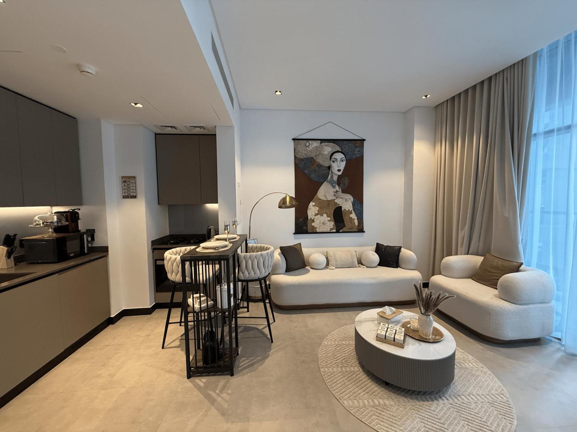 Apartment Canal View In Vibrant Business Bay *