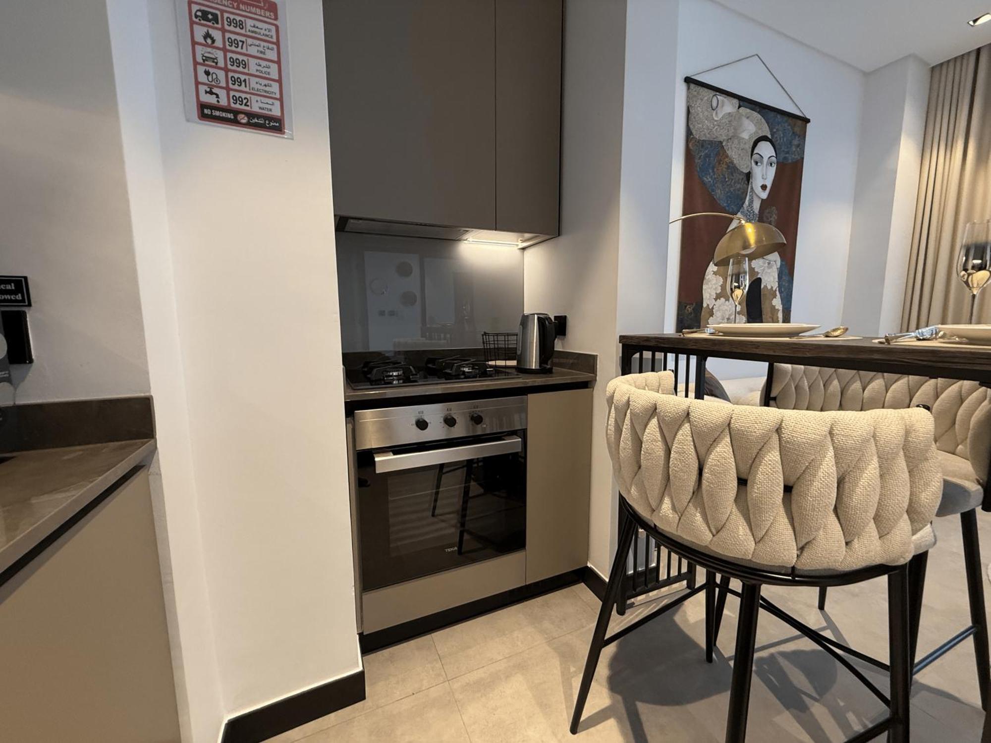 Canal View In Vibrant Business Bay *