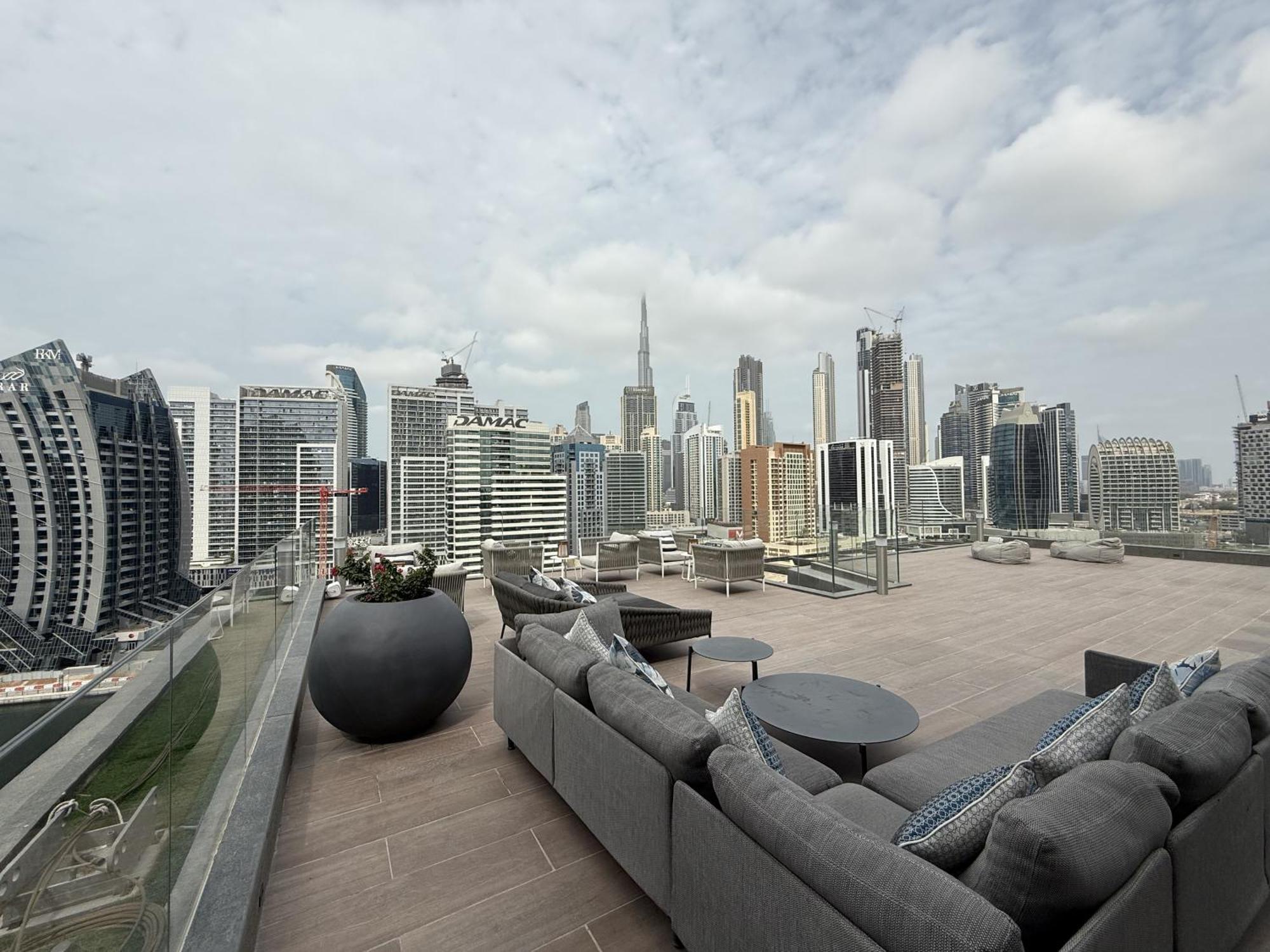 Canal View In Vibrant Business Bay *