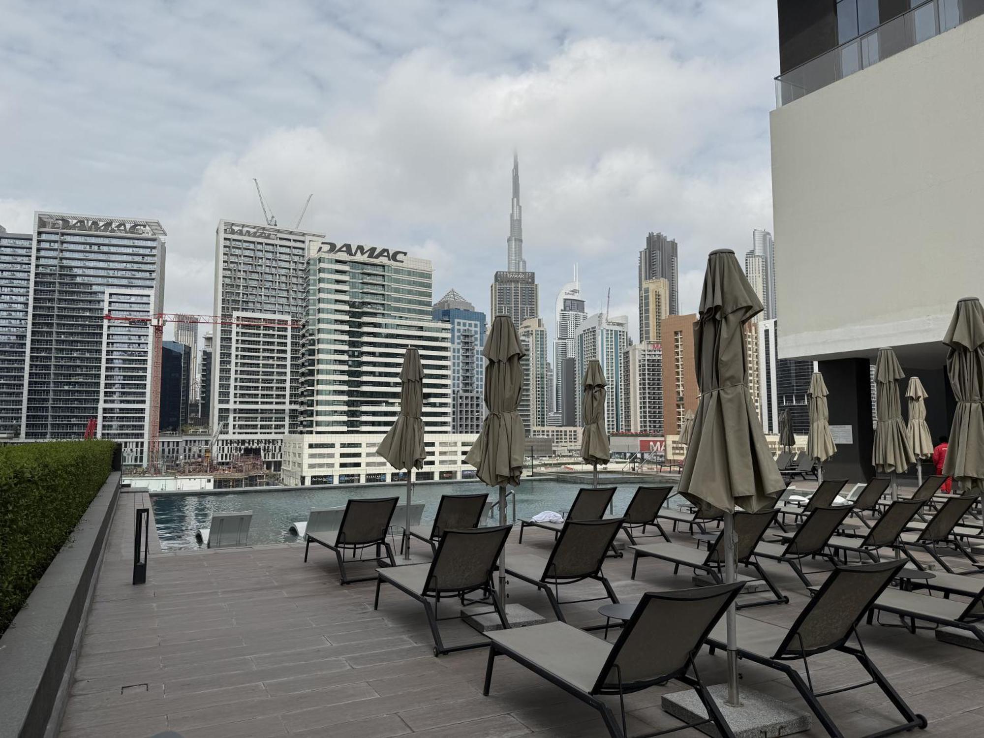 Apartment Canal View In Vibrant Business Bay *