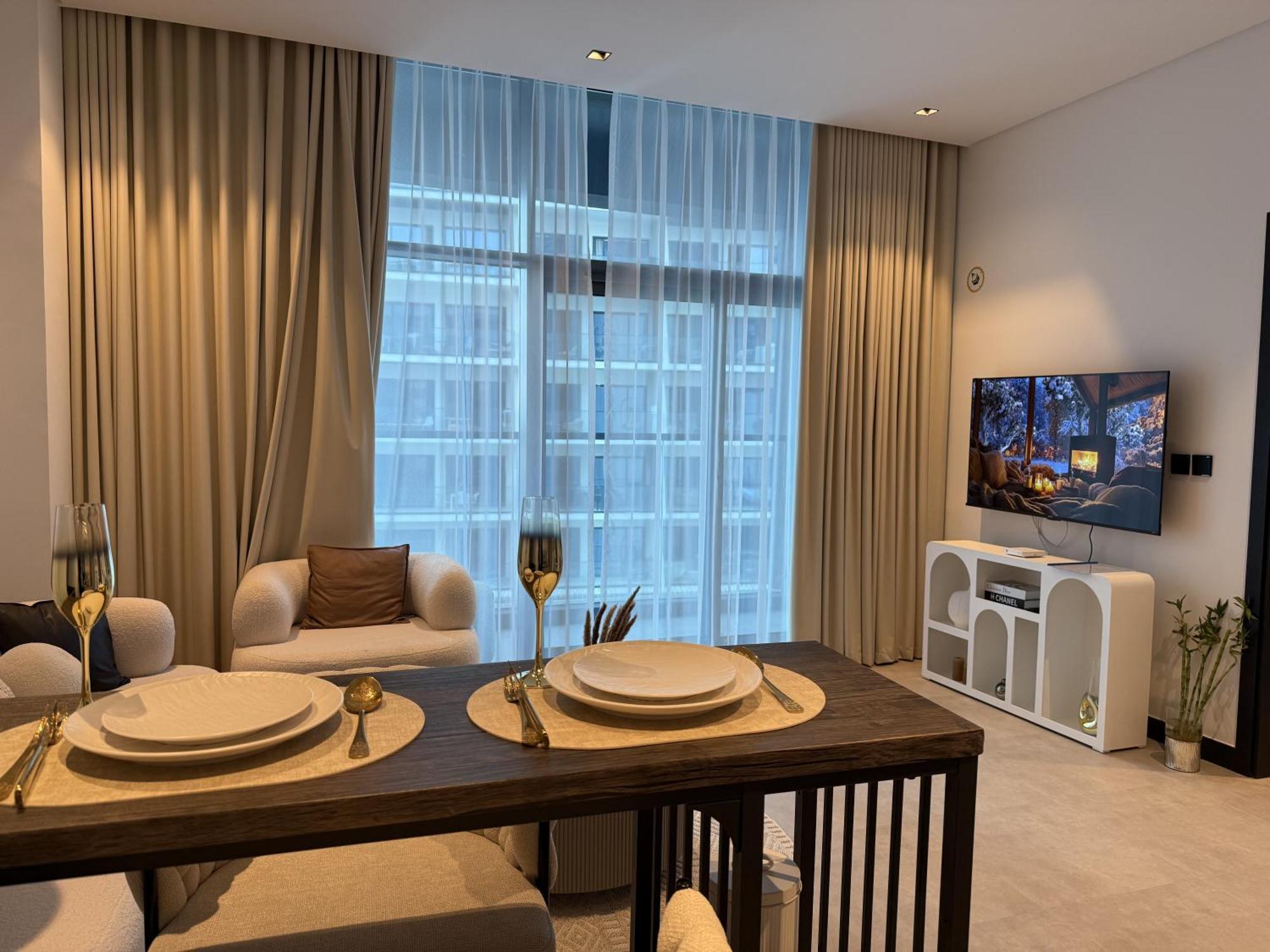 Canal View In Vibrant Business Bay *
