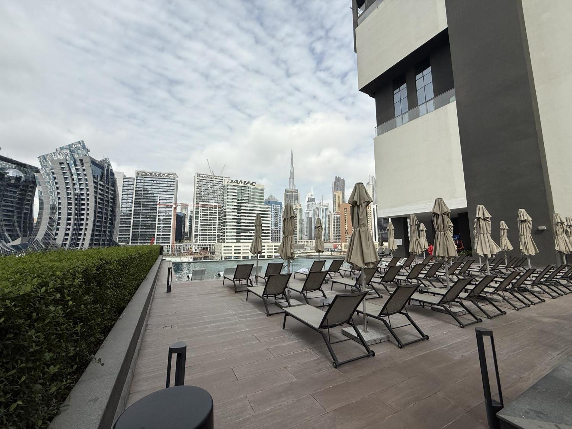 Apartment Canal View In Vibrant Business Bay