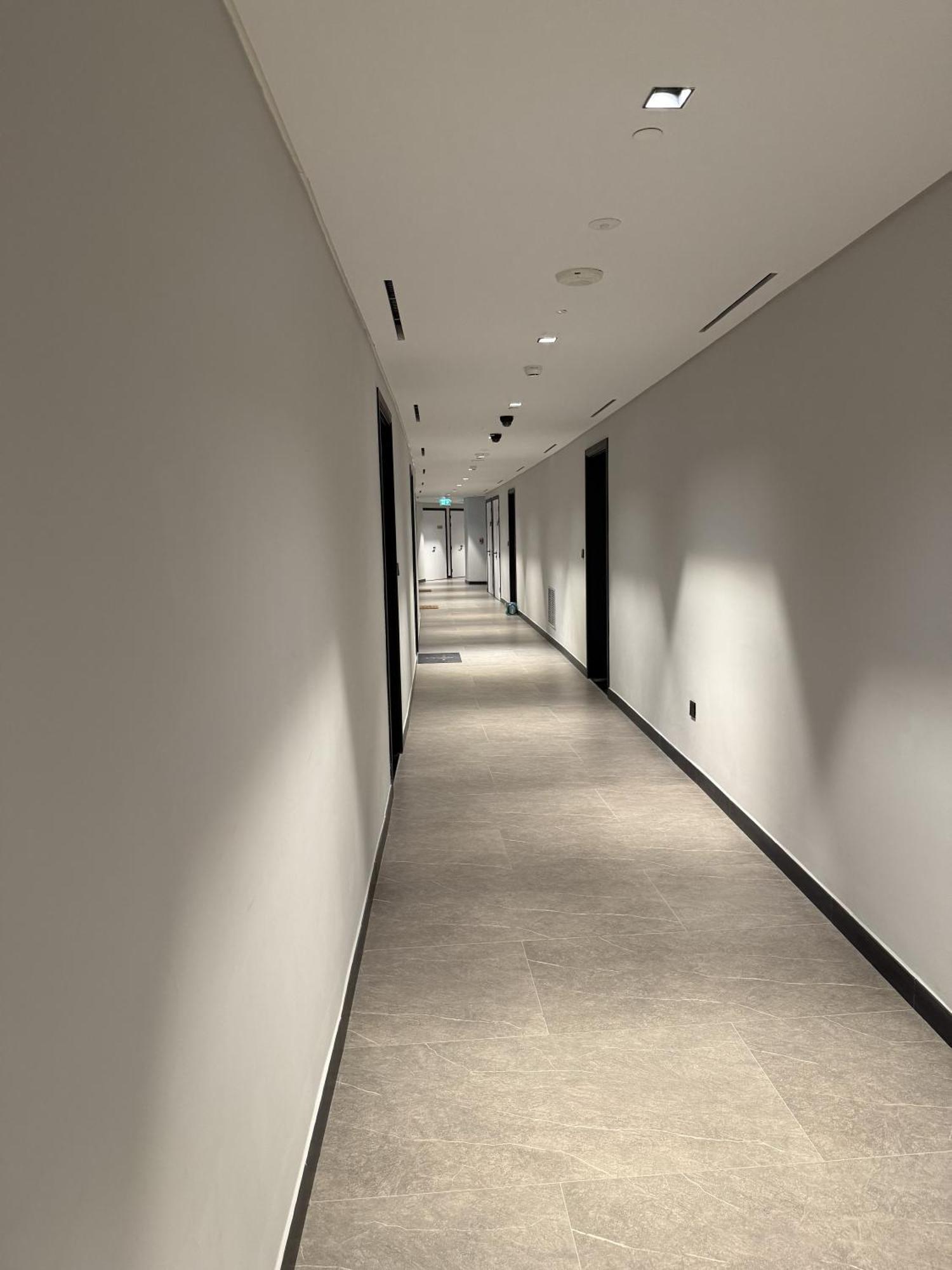 Canal View In Vibrant Business Bay Apartment Dubai