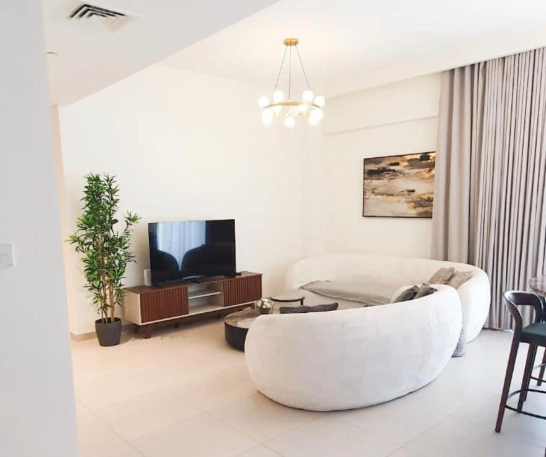 Spacious 3br With Access *